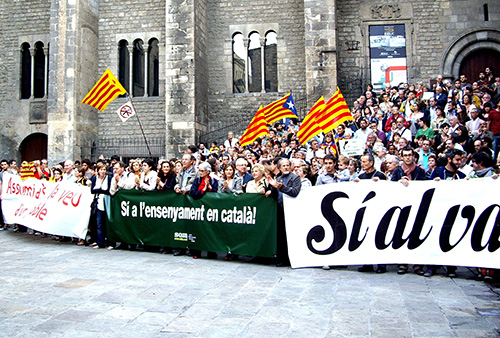 Concentraci� organitzada per la Plataforma Som Escola i �mnium Cultural
